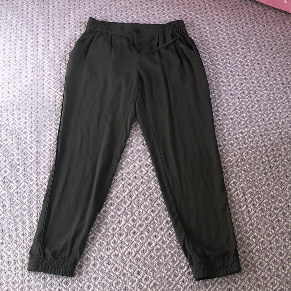 Olive jogger with elastic waist/cuff